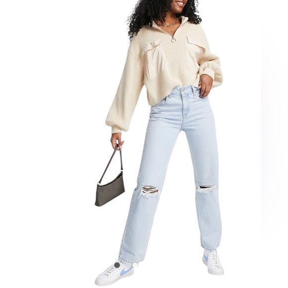 Levi’s Low Pro Vintage Fit Light Blue Distressed Women's Straight Leg Jean SZ 26 - Picture 1 of 16